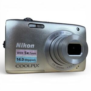 Nikon Coolpix S3100 14.0MP Digital Camera Bundle Silver w/ Charger + Battery EUC